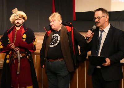 Uroczyste otwarcie premiery filmu przez starostę lipskiego Sławomira Śmieciucha w obecności reżysera i odtwórcy jednej z głównych ról.