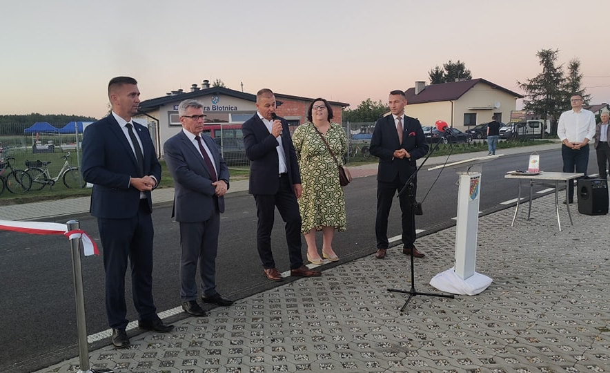 Nowe drogi w Powiecie Białobrzeskim już służą mieszkańcom