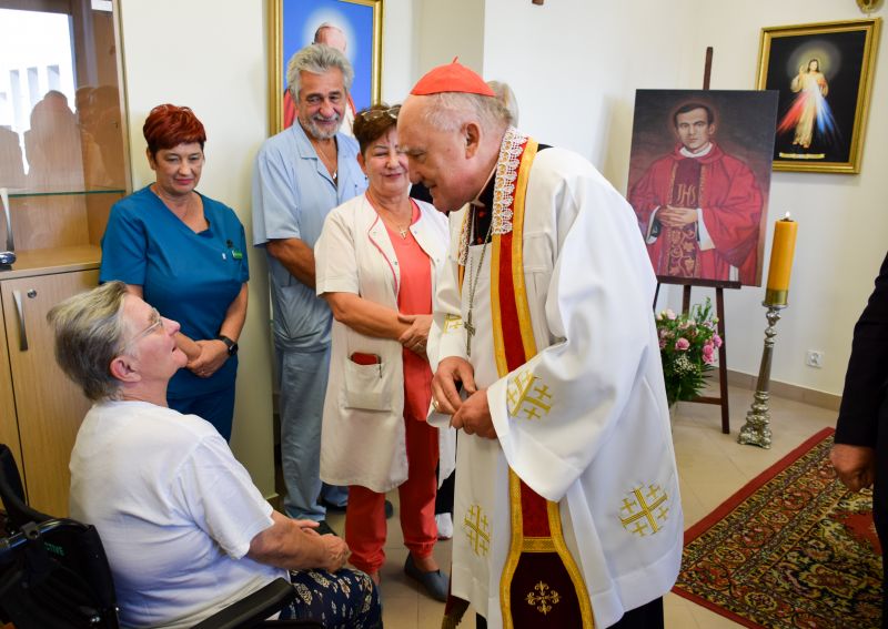 Kardynał Nycz poświęcił kaplicę szpitala w Grójcu