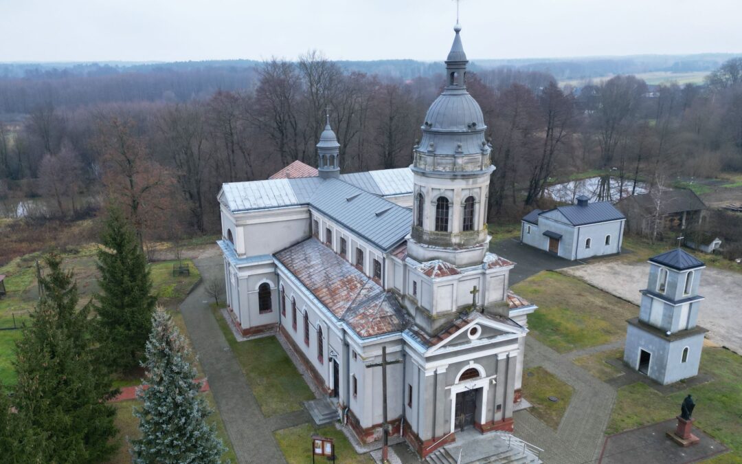 Będzie remont konserwatorski zabytkowego kościoła św. Idziego w Suchej. Powiat Radomski pozyskał dotację i podpisał umowę z parafią